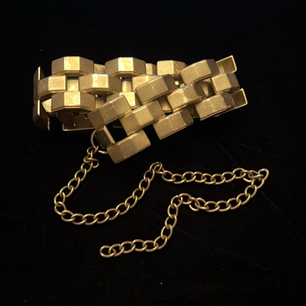 Chunky Matte Gold Tone Basket Weave Link Metal Statement Belt - S/M Adjustable